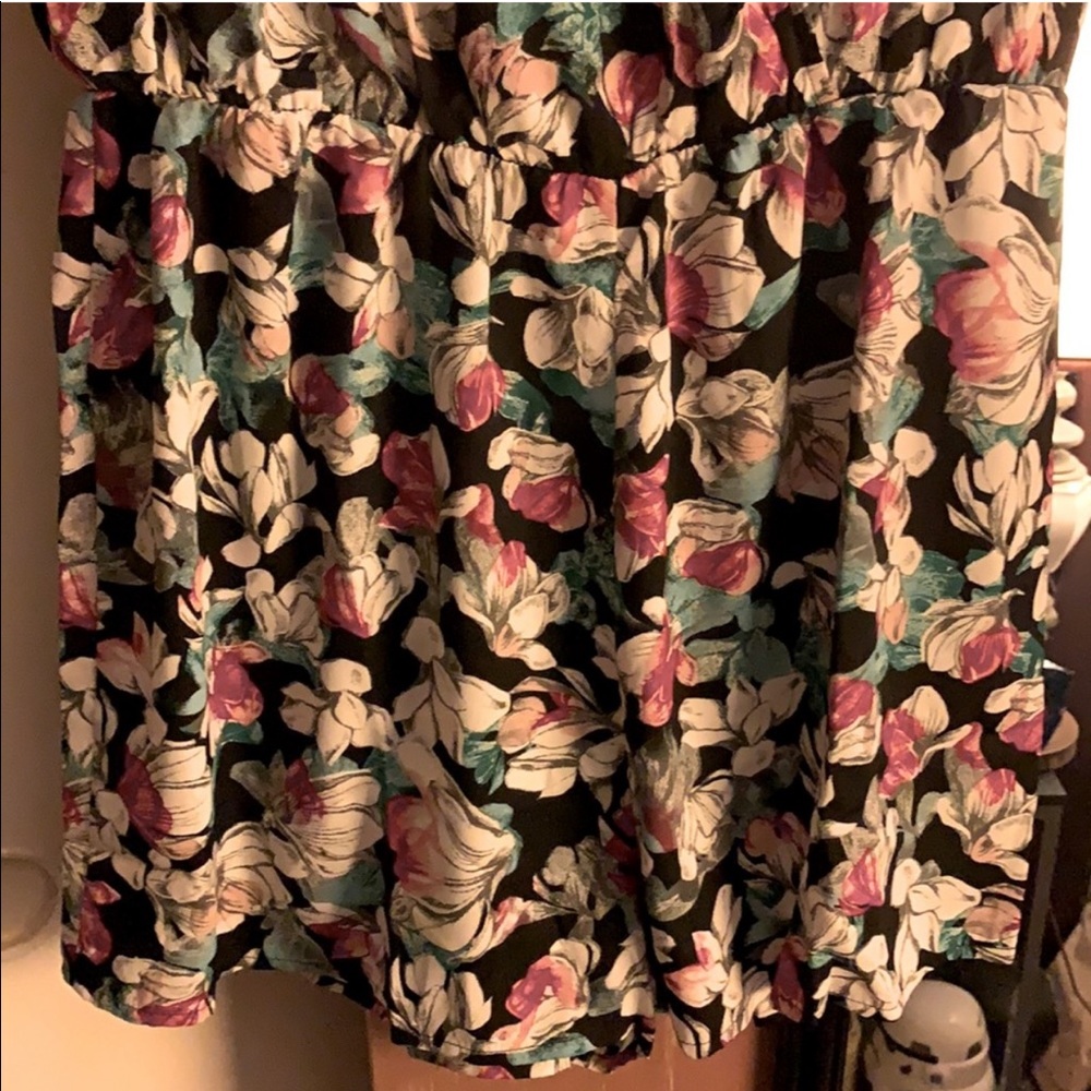 ⭐️2/$25⭐️ BCBGMAXAZRIA Romper - Picture 6 of 12